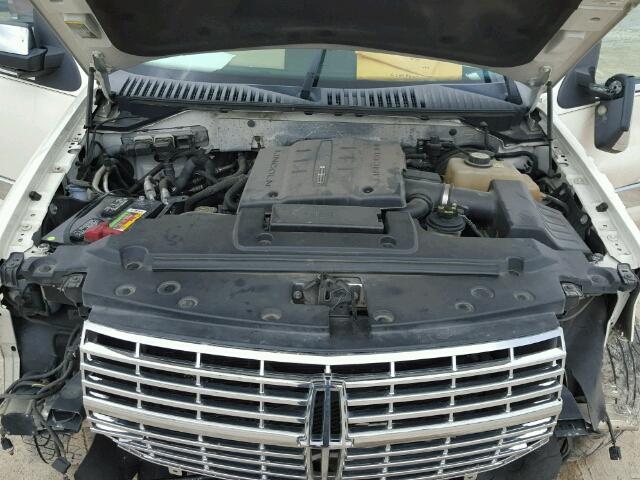 5LMFU28538LJ06813 - 2008 LINCOLN NAVIGATOR WHITE photo 7