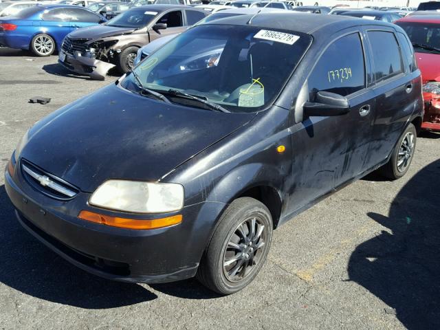 KL1TD62634B140356 - 2004 CHEVROLET AVEO BLACK photo 2