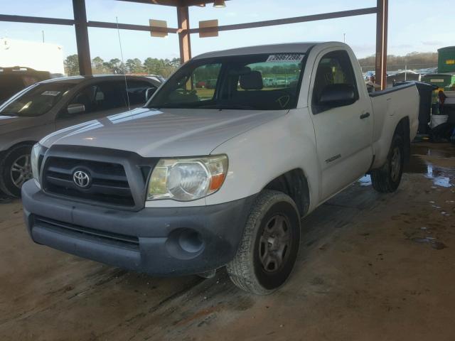 5TENX22N07Z410801 - 2007 TOYOTA TACOMA WHITE photo 2