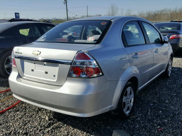 KL1TD56698B157883 - 2008 CHEVROLET AVEO BASE SILVER photo 4