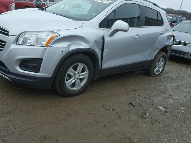 3GNCJLSB4GL186043 - 2016 CHEVROLET TRAX 1LT SILVER photo 9