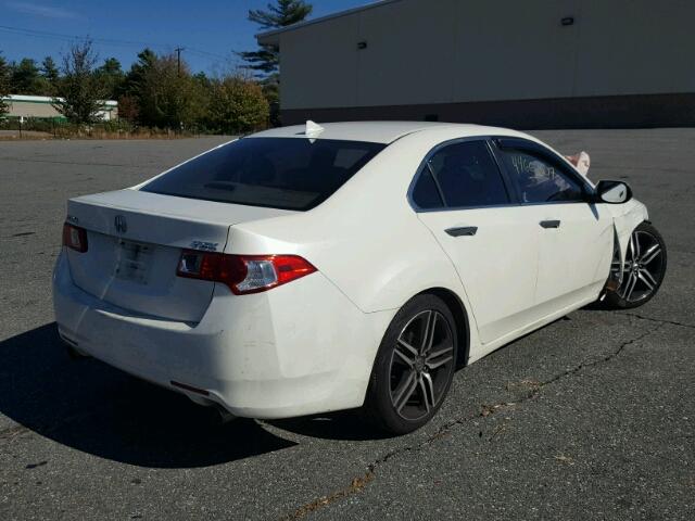 JH4CU26629C028613 - 2009 ACURA TSX WHITE photo 4