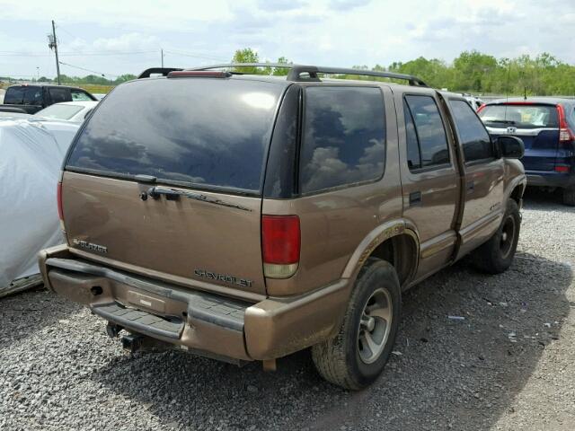 1GNCS13W32K199430 - 2002 CHEVROLET BLAZER BROWN photo 4