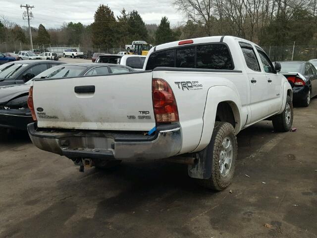 5TEMU52N68Z472310 - 2008 TOYOTA TACOMA DOU WHITE photo 4