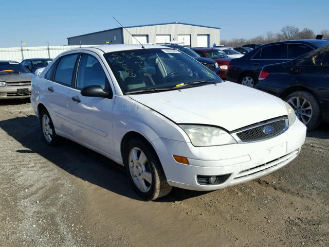 1FAFP34N96W243802 - 2006 FORD FOCUS ZX4 WHITE photo 1