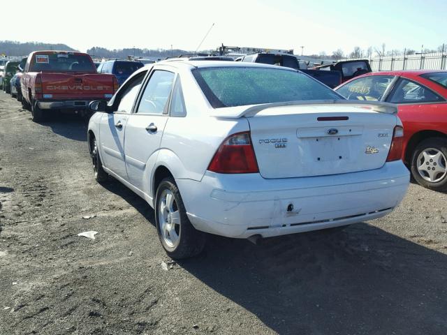 1FAFP34N96W243802 - 2006 FORD FOCUS ZX4 WHITE photo 3