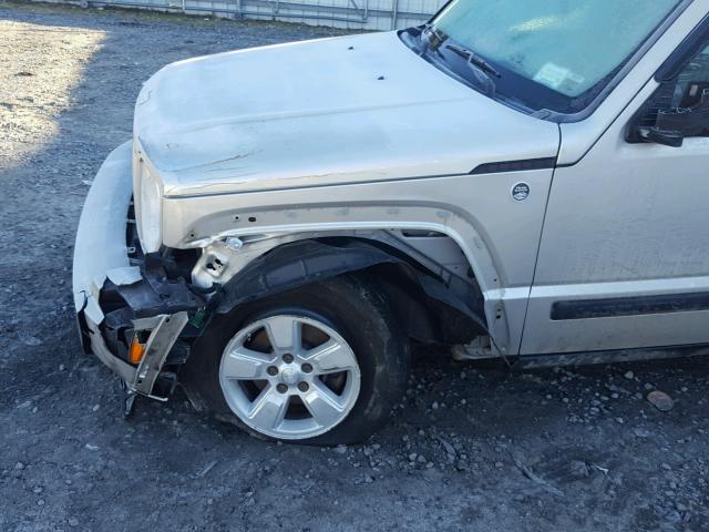 1J8GN28K09W537231 - 2009 JEEP LIBERTY SP SILVER photo 9