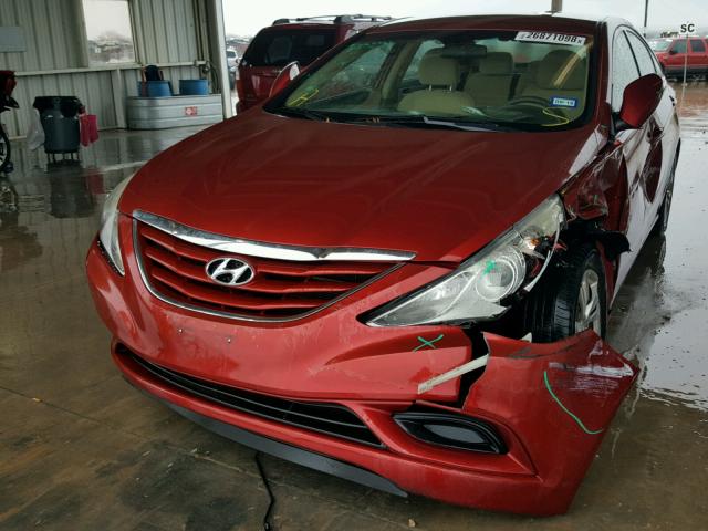 5NPEB4AC3BH030650 - 2011 HYUNDAI SONATA GLS MAROON photo 2