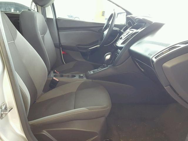 1FAHP3E22CL413668 - 2012 FORD FOCUS S SILVER photo 5