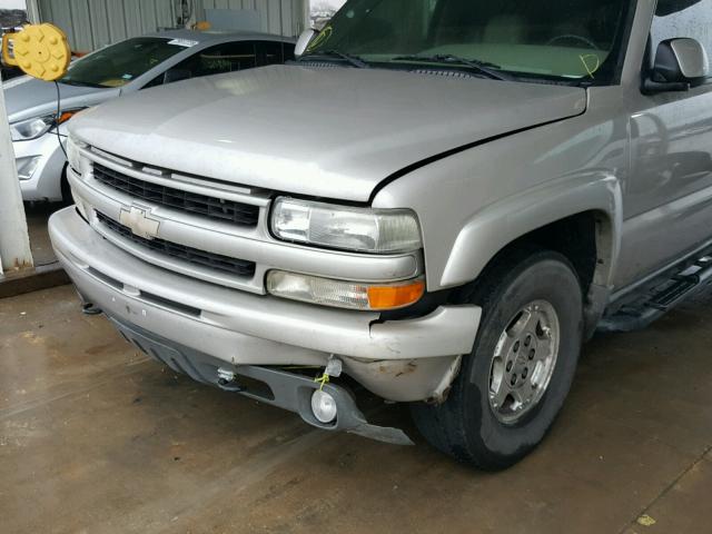 1GNEK13T75R275872 - 2005 CHEVROLET TAHOE K150 GRAY photo 9