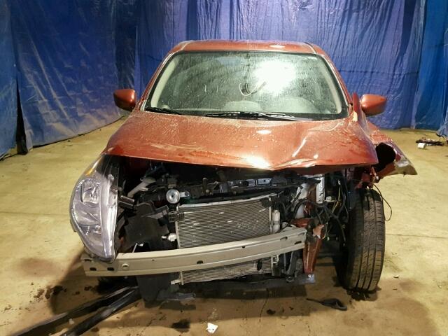 3N1CN7APXJL812884 - 2018 NISSAN VERSA S RED photo 9