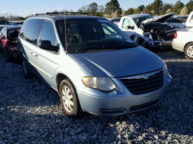 2C4GP54L05R232803 - 2005 CHRYSLER TOWN & COU BLUE photo 1