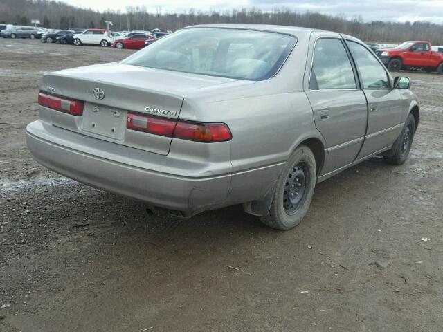 4T1BG22K9WU356653 - 1998 TOYOTA CAMRY CE SILVER photo 4