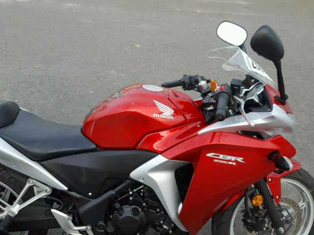 MLHMC411XB5002025 - 2011 HONDA CBR250 R RED photo 5