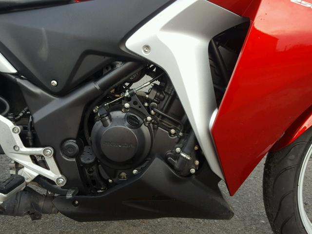 MLHMC411XB5002025 - 2011 HONDA CBR250 R RED photo 7