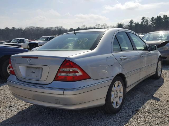 WDBRF64J15F574606 - 2005 MERCEDES-BENZ C 320 SILVER photo 4