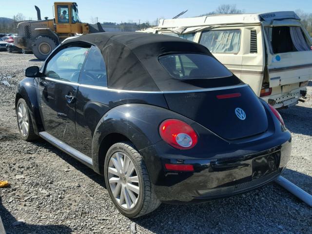 3VWRF31Y68M402784 - 2008 VOLKSWAGEN NEW BEETLE შავი ფოტო 3
