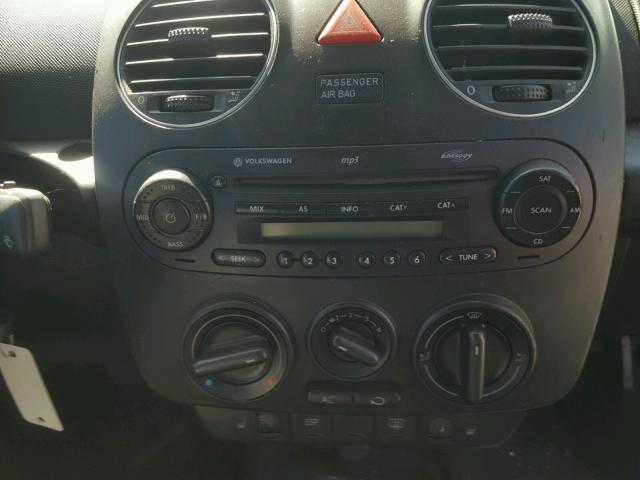 3VWRF31Y68M402784 - 2008 VOLKSWAGEN NEW BEETLE შავი ფოტო 9