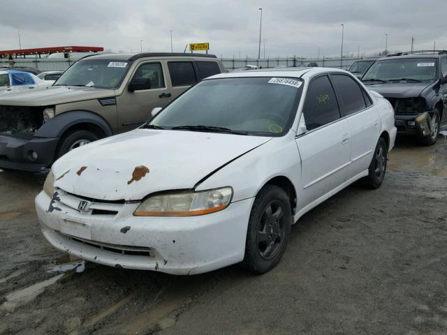 1HGCG5655YA056919 - 2000 HONDA ACCORD EX WHITE photo 2