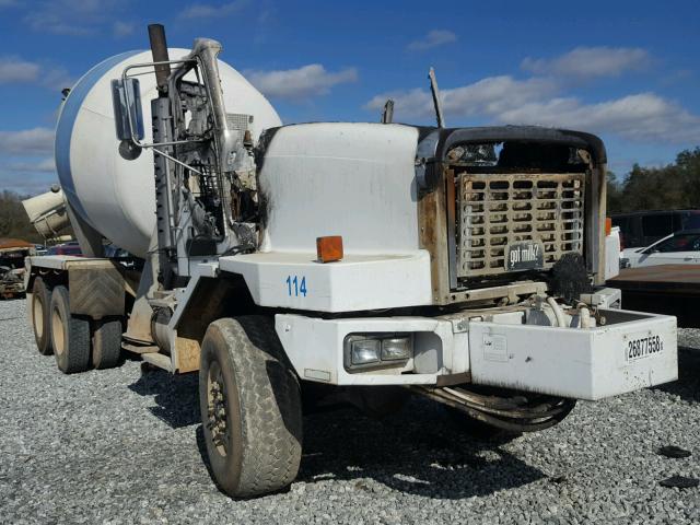 10TDCKY31XS066067 - 1999 OSHKOSH MOTOR TRUCK CO. CONVENTION WHITE photo 1