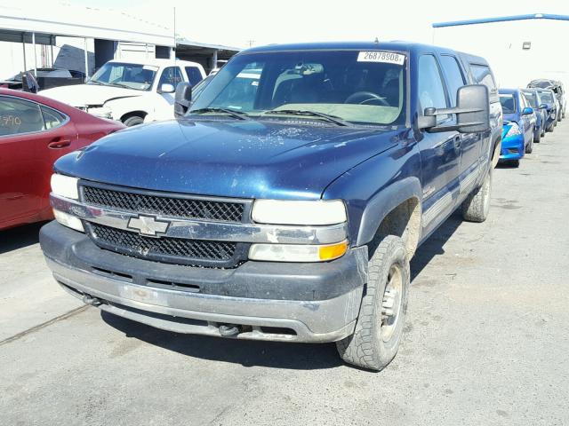 1GCHK23142F156944 - 2002 CHEVROLET SILVERADO BLUE photo 2