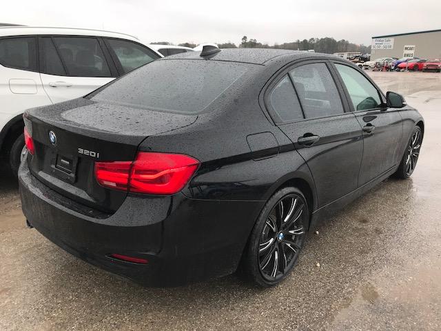 WBA8E1G51GNT99474 - 2016 BMW 320 I BLACK photo 4