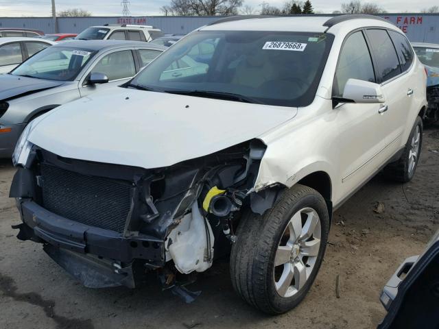 1GNKVLEDXCJ200400 - 2012 CHEVROLET TRAVERSE L WHITE photo 2