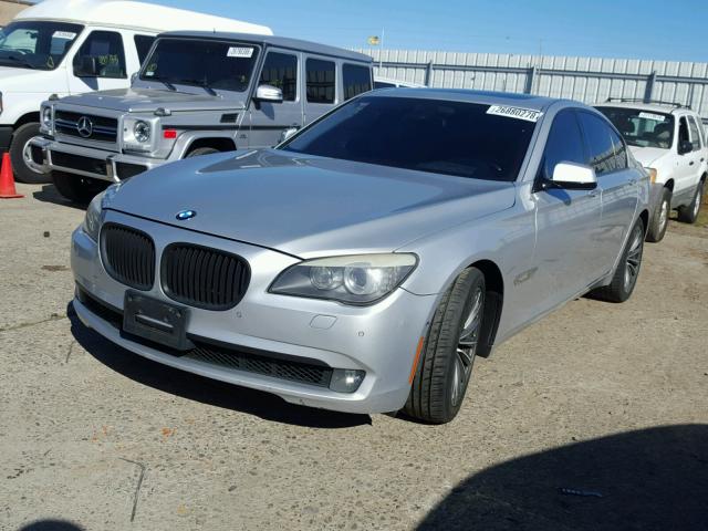 WBAKA83509CY34581 - 2009 BMW 750 I SILVER photo 2