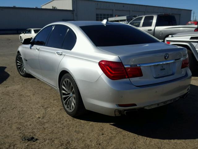 WBAKA83509CY34581 - 2009 BMW 750 I SILVER photo 3