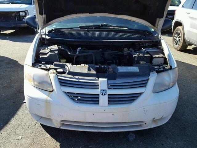 1D4GP24R56B748967 - 2006 DODGE GRAND CARA WHITE photo 7