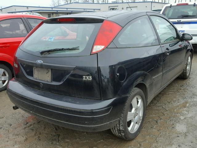 3FAFP31313R153755 - 2003 FORD FOCUS ZX3 BLACK photo 4