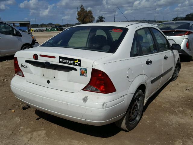 1FAFP33PX3W167652 - 2003 FORD FOCUS LX WHITE photo 4