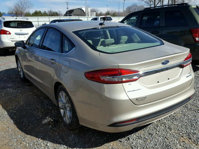 3FA6P0LU1HR318960 - 2017 FORD FUSION SE GOLD photo 3