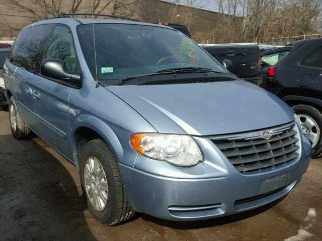 2C8GP44R55R142690 - 2005 CHRYSLER TOWN & COU BLUE photo 1