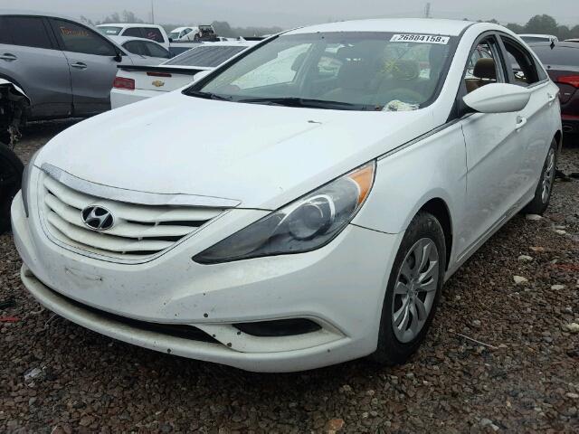 5NPEB4AC7BH189655 - 2011 HYUNDAI SONATA GLS WHITE photo 2