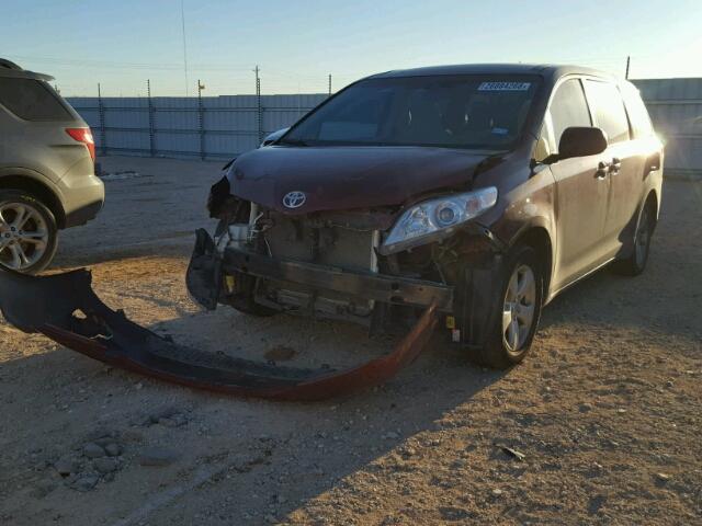 5TDKA3DCXCS012086 - 2012 TOYOTA SIENNA BAS MAROON photo 2