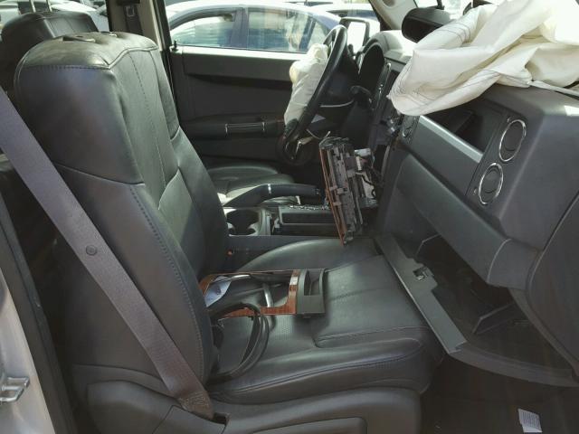 1J8HH58T89C542118 - 2009 JEEP COMMANDER SILVER photo 5