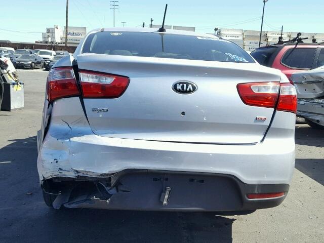 KNADM4A33F6447737 - 2015 KIA RIO LX Արծաթագույն լուսանկար 9