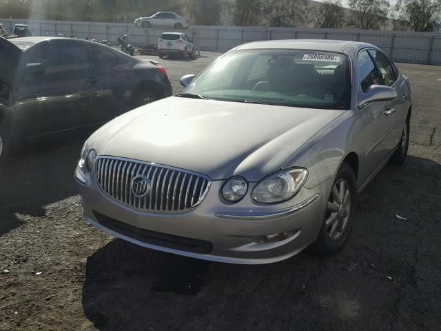 2G4WD582181159817 - 2008 BUICK LACROSSE C SILVER photo 2