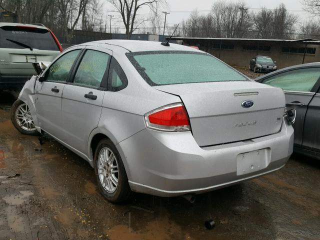 1FAHP3FN1BW173423 - 2011 FORD FOCUS SE SILVER photo 3