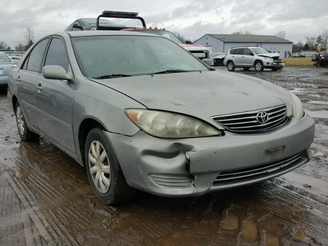 4T1BE32K95U502561 - 2005 TOYOTA CAMRY LE GREEN photo 1