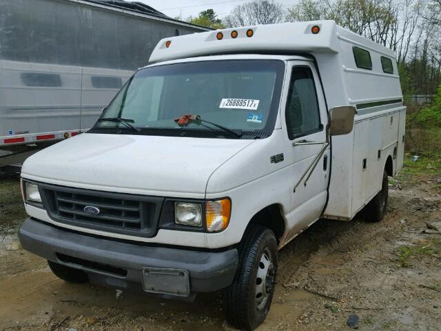 1FDWE35L13HA02826 - 2003 FORD ECONOLINE WHITE photo 2