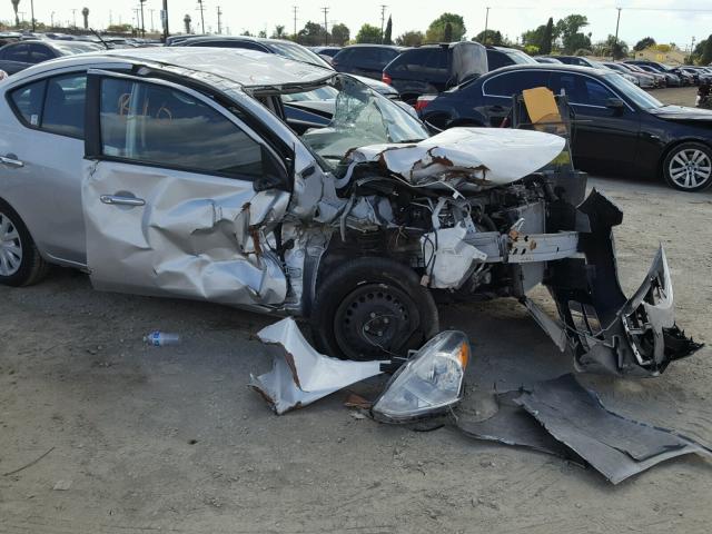 3N1CN7AP6GL814852 - 2016 NISSAN VERSA S SILVER photo 9