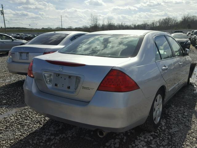 1HGCM56497A019998 - 2007 HONDA ACCORD LX SILVER photo 4