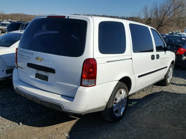 1GBDV13128D211660 - 2008 CHEVROLET UPLANDER I WHITE photo 4