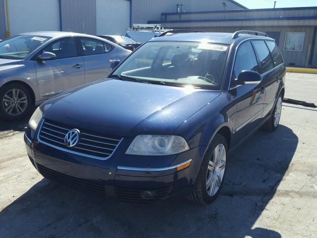 WVWCD63B45E148938 - 2005 VOLKSWAGEN PASSAT GLS BLUE photo 2