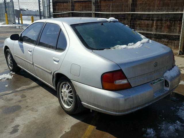 1N4DL01D7WC223076 - 1998 NISSAN ALTIMA XE SILVER photo 3