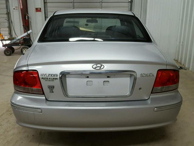 KMHWF35H04A066794 - 2004 HYUNDAI SONATA GLS SILVER photo 9