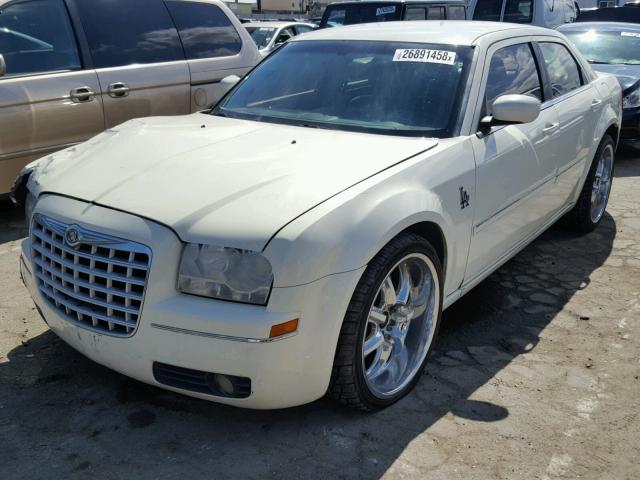 2C3KA53G47H727860 - 2007 CHRYSLER 300 TOURIN CREAM photo 2