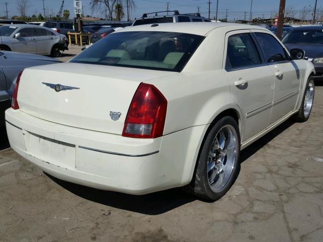 2C3KA53G47H727860 - 2007 CHRYSLER 300 TOURIN CREAM photo 4